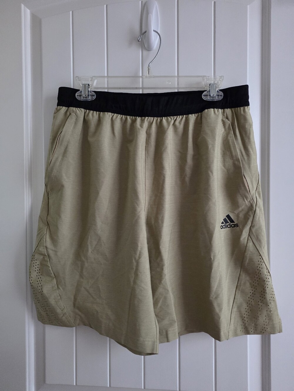 adidas Axis Men’s Tan Athletic Shorts with Black Waistband and Logo Sz Large